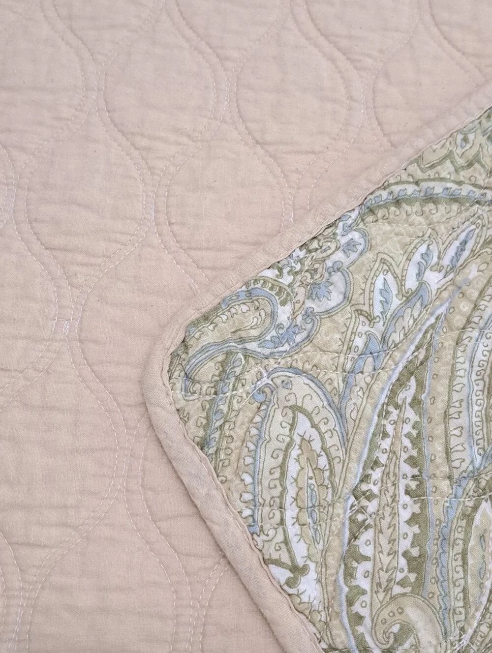 Paisley Reversible Quilt 80